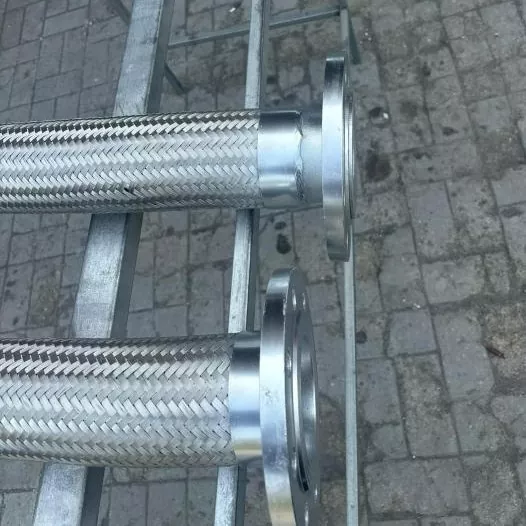 Aallotettu joustava metalliletku